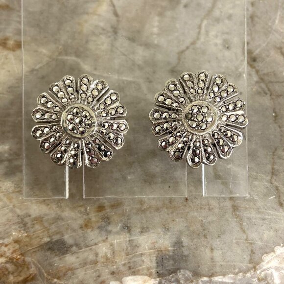 VTG Sterling Silver 925 Marcasite Floral Flower Screw Back Earrings - Picture 11 of 16